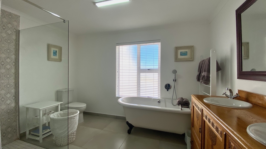 3 Bedroom Property for Sale in Dwarskersbos Western Cape